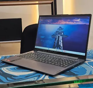 New Laptop Lenovo 16GB AMD Ryzen 5 SSD 512GB