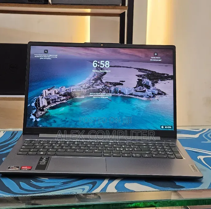 New Laptop Lenovo 16GB AMD Ryzen 5 SSD 512GB