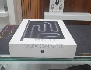 New Laptop Apple MacBook Pro 2025 M5 16GB Apple M5 SSD 512GB