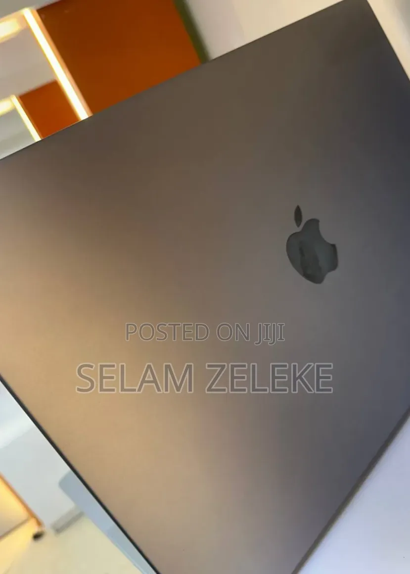 New Laptop Apple MacBook Pro 32GB Apple M1 Pro SSD 512GB
