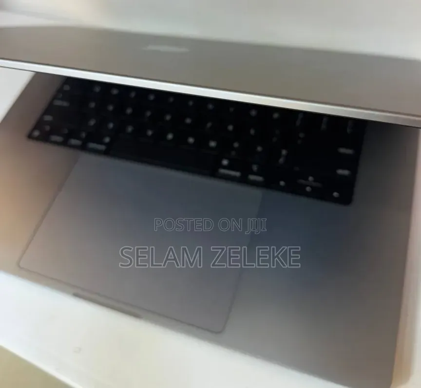 New Laptop Apple MacBook Pro 32GB Apple M1 Pro SSD 512GB