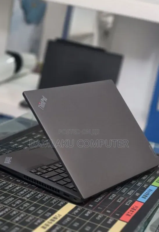 New Laptop Lenovo ThinkPad T14 16GB Intel Core i7 SSD 512GB