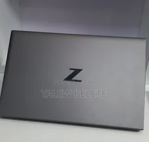 New Laptop HP ZBook Firefly G8 16GB Intel Core i7 SSD 512GB