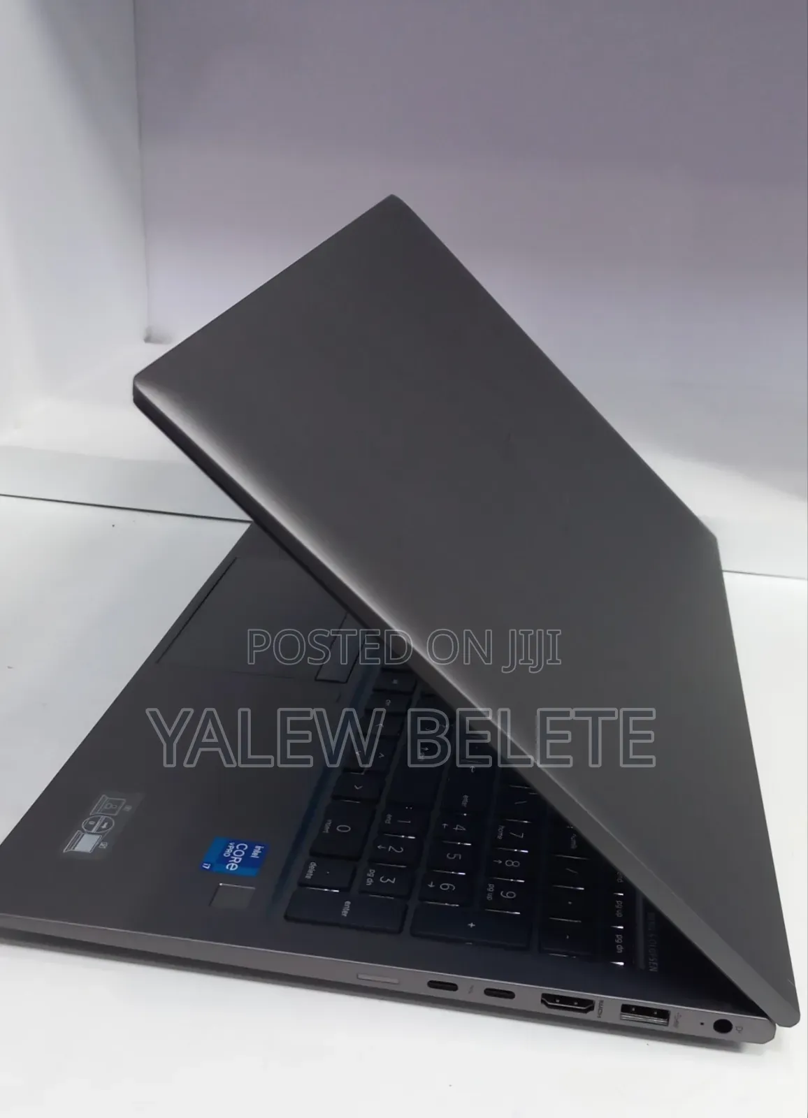 New Laptop HP ZBook Firefly G8 16GB Intel Core i7 SSD 512GB