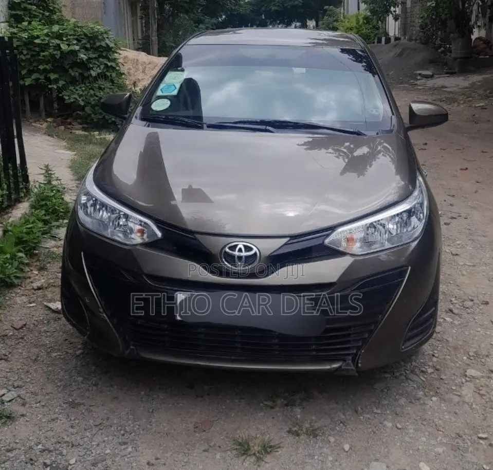 Toyota Yaris 2020 Brown