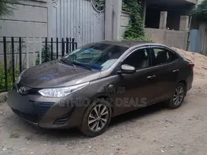Toyota Yaris 2020 Brown