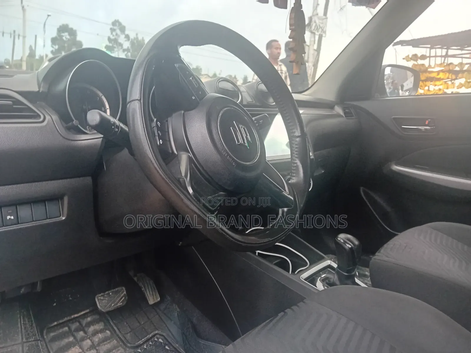 Suzuki Swift 2021 Silver
