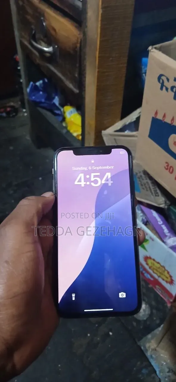 Apple iPhone XS 64 GB White