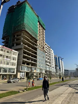ሱቆችን በተለያዩ የካሬ አማራጮች እየሸጥን እንገኛለን
