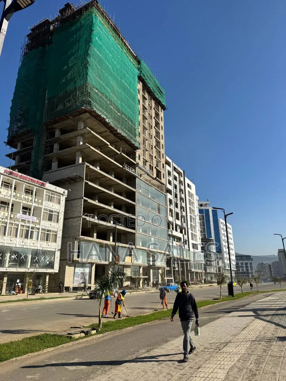 ሱቆችን በተለያዩ የካሬ አማራጮች እየሸጥን እንገኛለን