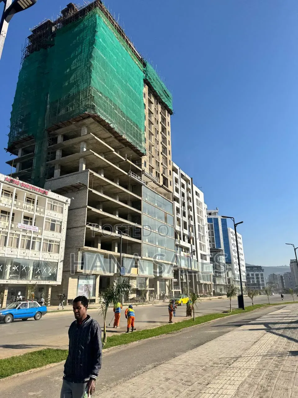ሱቆችን በተለያዩ የካሬ አማራጮች እየሸጥን እንገኛለን