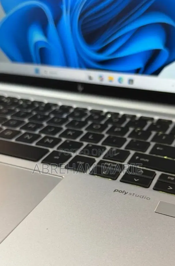 New Laptop HP EliteBook 840 10 16GB Intel Core i7 SSD 512GB