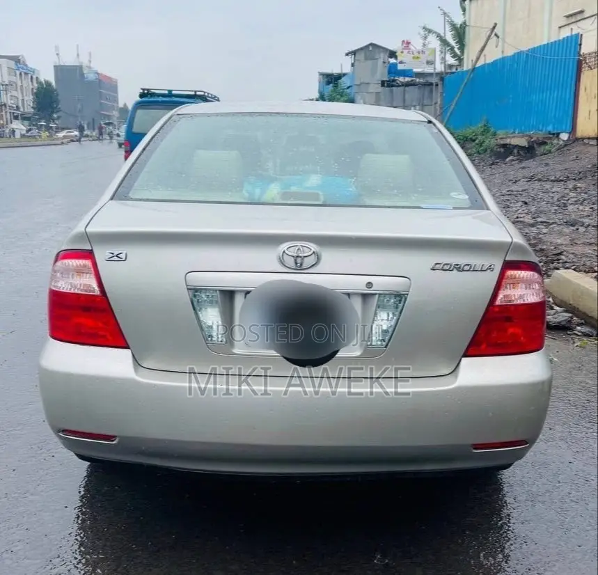 Toyota Corolla 2005 White