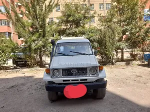 Toyota 4-Runner 1989 White
