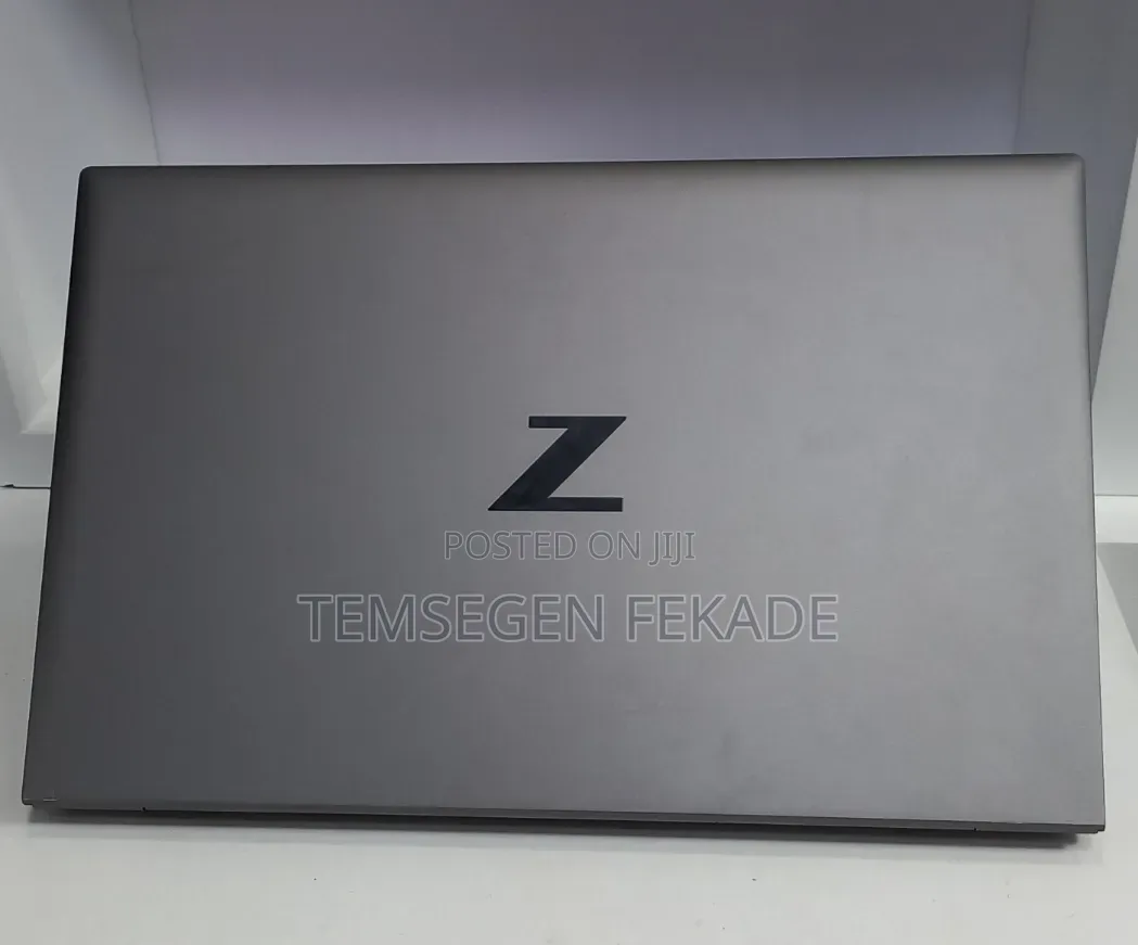 New Laptop HP ZBook Firefly G8 16GB Intel Core i7 SSD 512GB