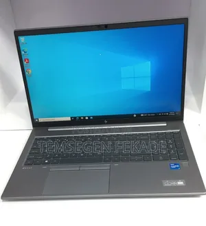 New Laptop HP ZBook Firefly G8 16GB Intel Core i7 SSD 512GB