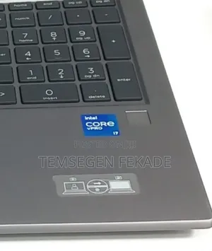 New Laptop HP ZBook Firefly G8 16GB Intel Core i7 SSD 512GB