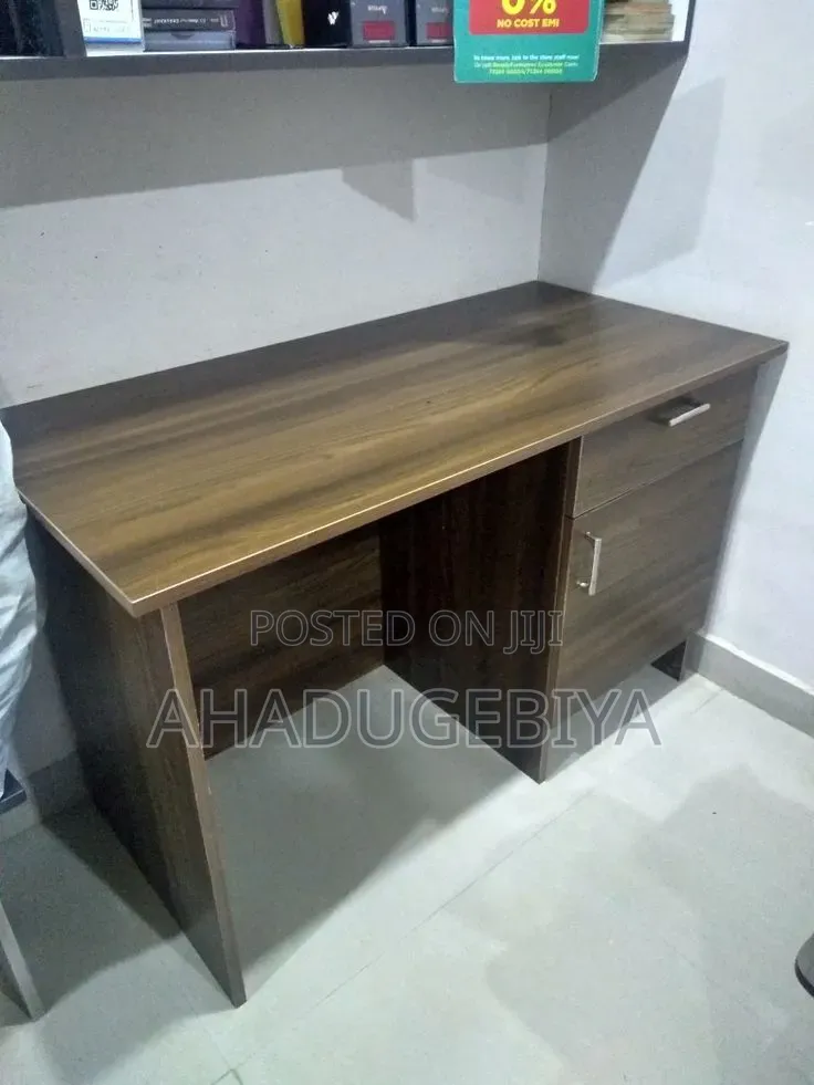 Modern Office Table for Sale - Tafo