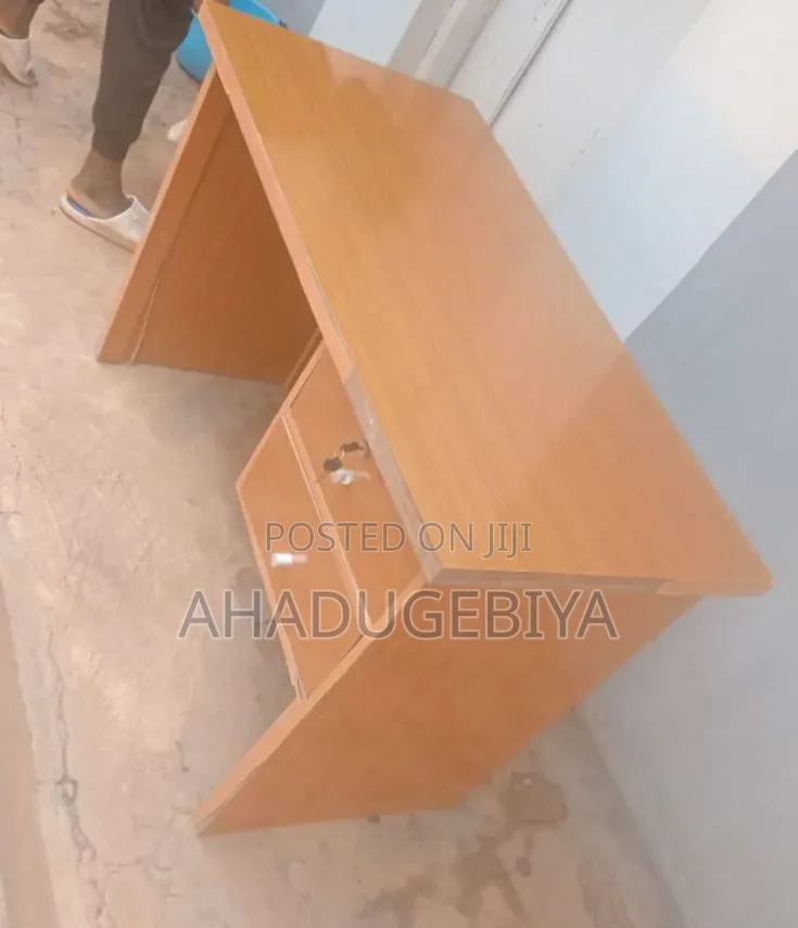 Modern Office Table for Sale - Tafo