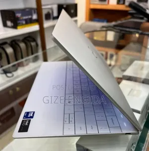 New Laptop Dell XPS 13 16GB Intel Core Ultra 7 SSD 512GB