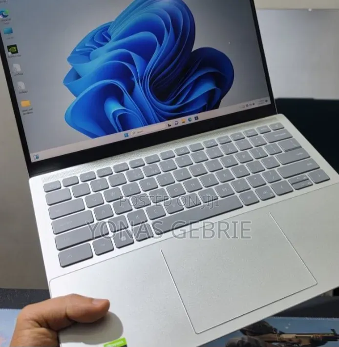New Laptop Dell 16GB Intel Core i7 SSD 512GB