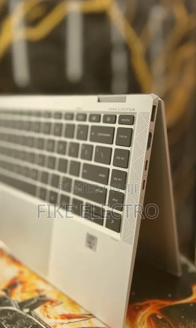 New Laptop HP EliteBook x360 1040 G7 16GB Intel Core i7 SSD 512GB