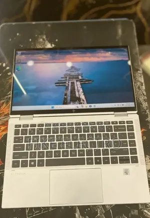 New Laptop HP EliteBook x360 1040 G7 16GB Intel Core i7 SSD 512GB