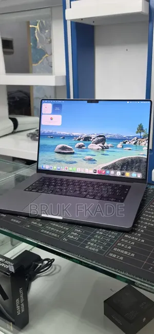 New Laptop Apple MacBook Pro 2021 M1 16GB Apple M1 Pro SSD 512GB