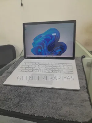 New Laptop Microsoft Surface Book 8GB Intel Core i5 SSD 256GB
