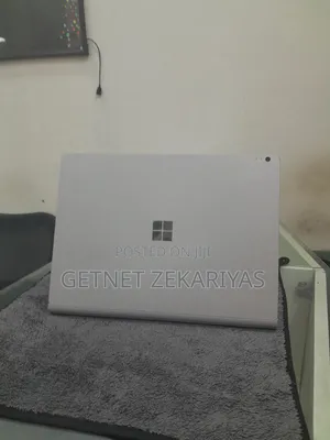 New Laptop Microsoft Surface Book 8GB Intel Core i5 SSD 256GB