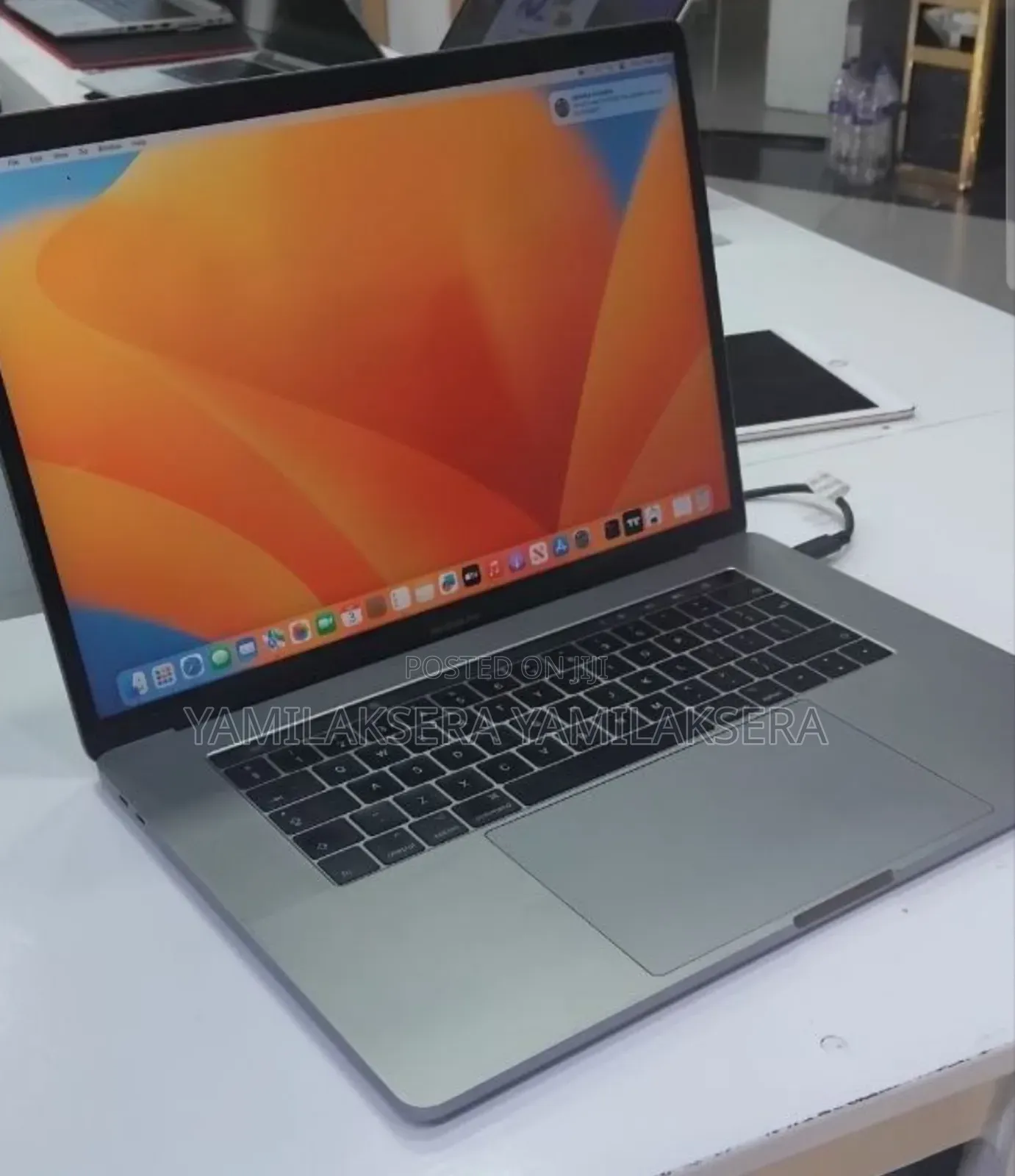 New Laptop Apple MacBook Pro 2017 16GB Intel Core i7 SSD 512GB