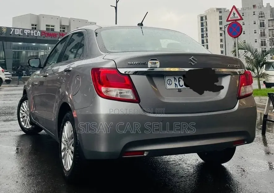 Suzuki Dzire 2022 Silver