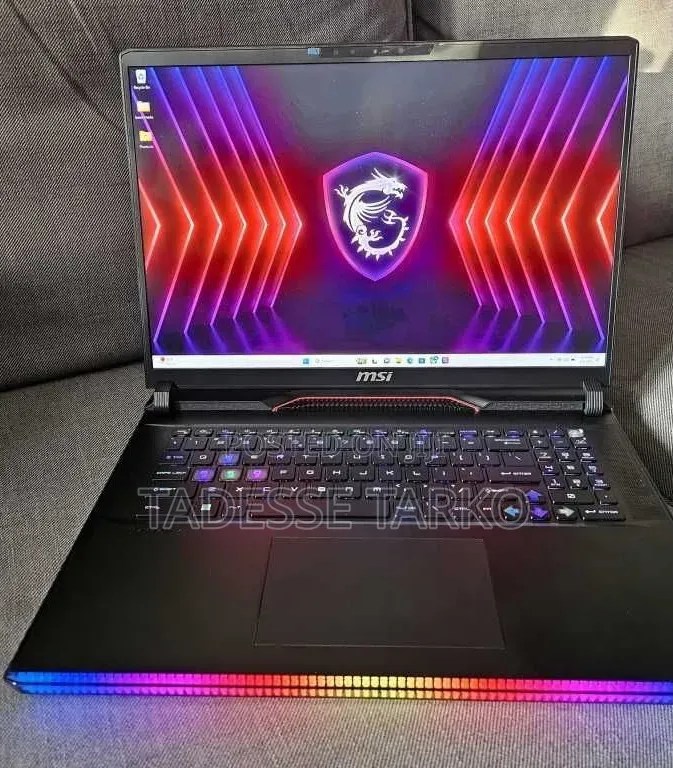 New Laptop MSI Raider GE68HX 13VI-202US 32GB Intel Core i9 SSD 1T