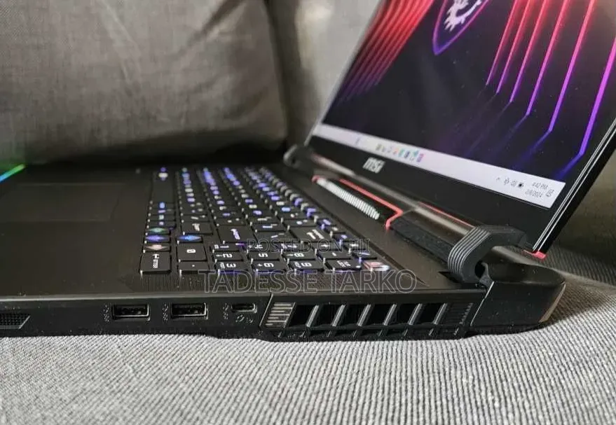 New Laptop MSI Raider GE68HX 13VI-202US 32GB Intel Core i9 SSD 1T