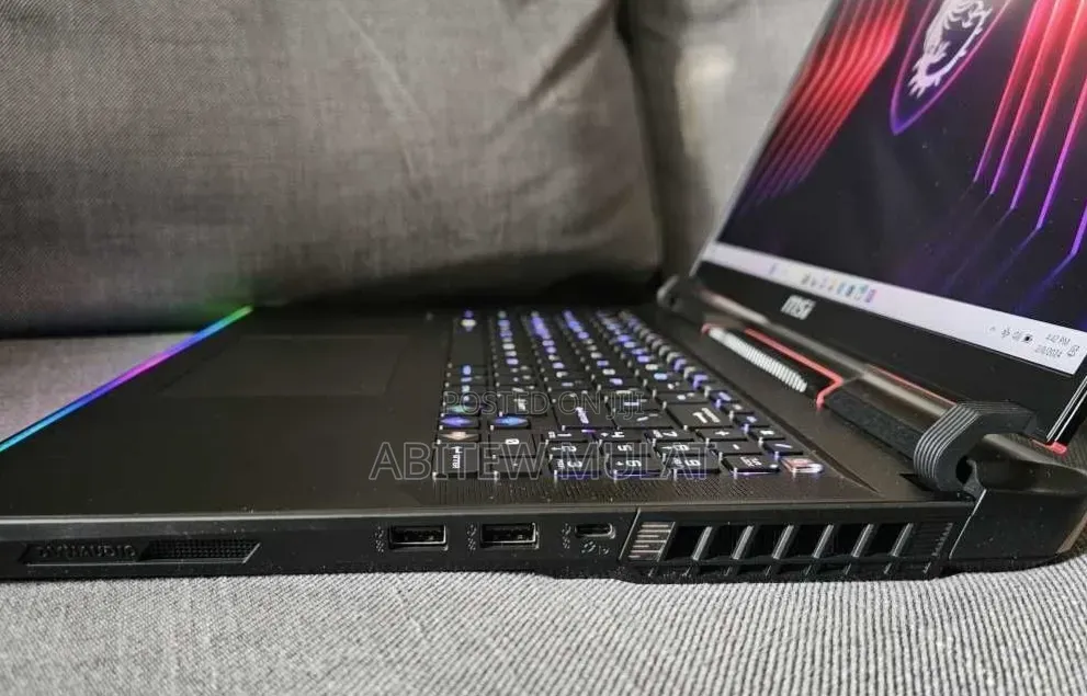 New Laptop MSI Raider GE68HX 13VI-202US 32GB Intel Core i9 SSD 1T