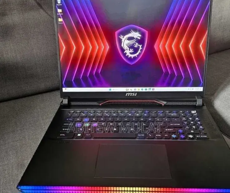 New Laptop MSI Raider GE68HX 13VI-202US 32GB Intel Core i9 SSD 1T