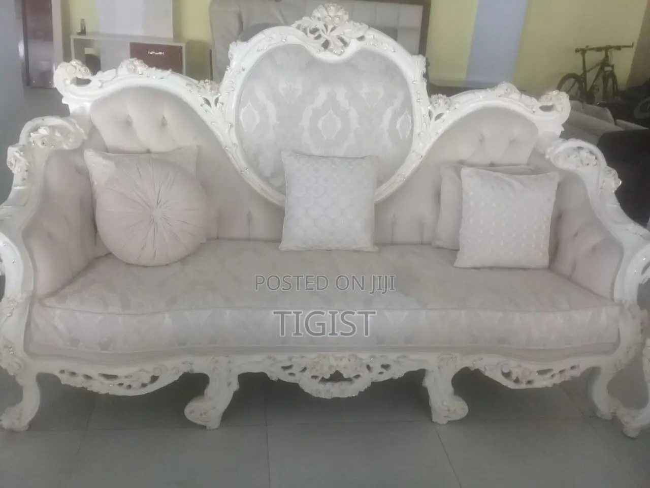 Sofa Ornate French Rococo / Victorian Revival