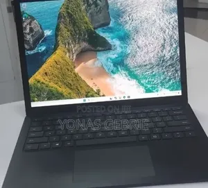 New Laptop Microsoft Surface 8GB Intel Core i5 SSD 256GB