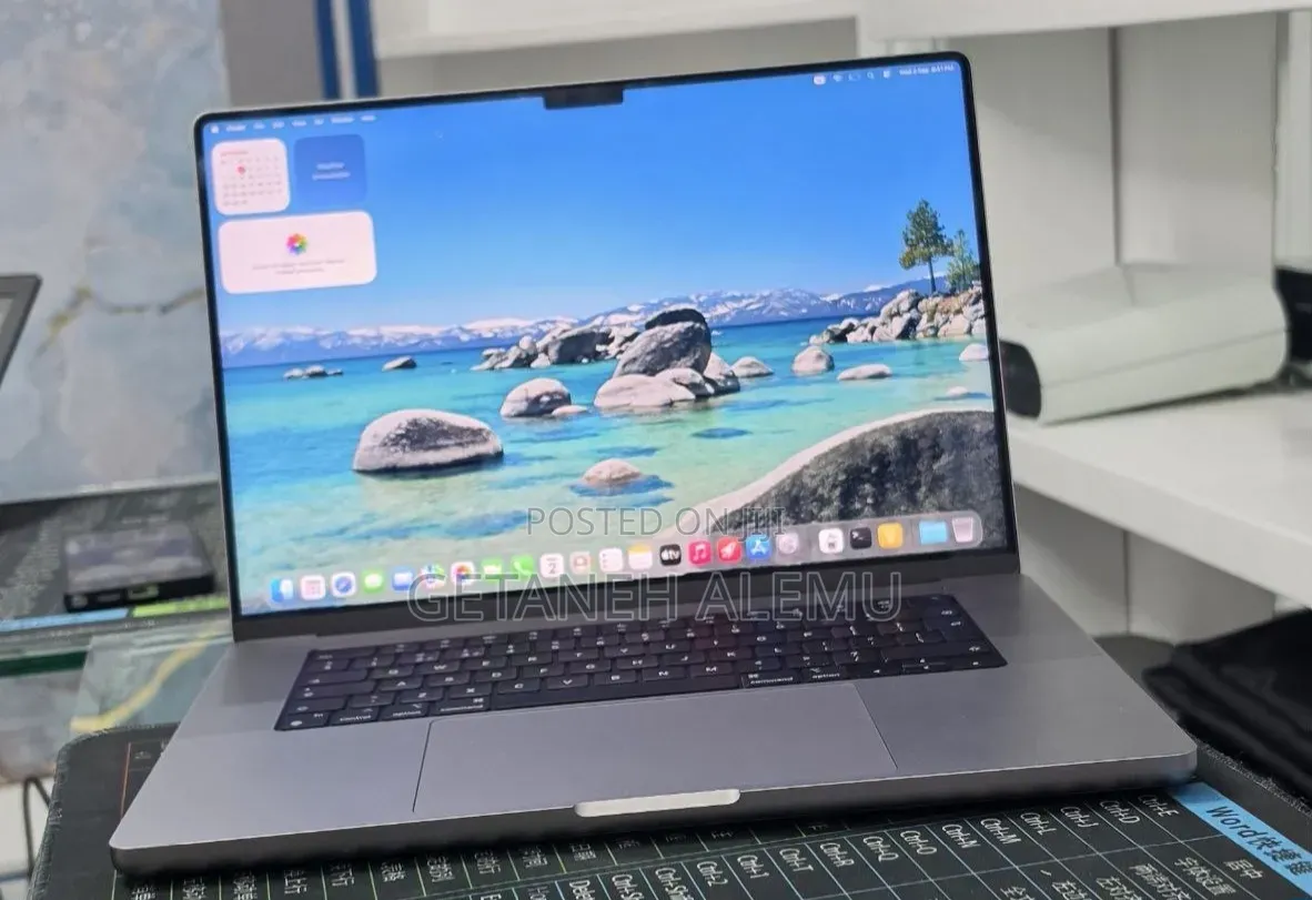 New Laptop Apple MacBook Pro 2021 M1 16GB Apple M1 Pro SSD 512GB