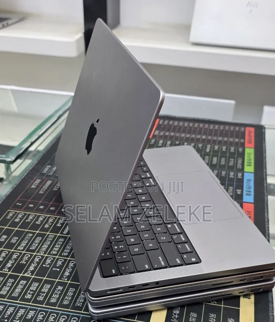 New Laptop Apple MacBook Pro 32GB Apple M1 Pro SSD 512GB