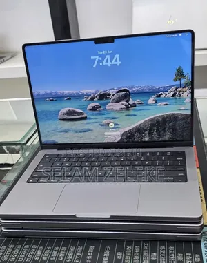 New Laptop Apple MacBook Pro 32GB Apple M1 Pro SSD 512GB