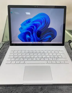 New Laptop Microsoft Surface Book 8GB Intel Core i5 SSD 128GB