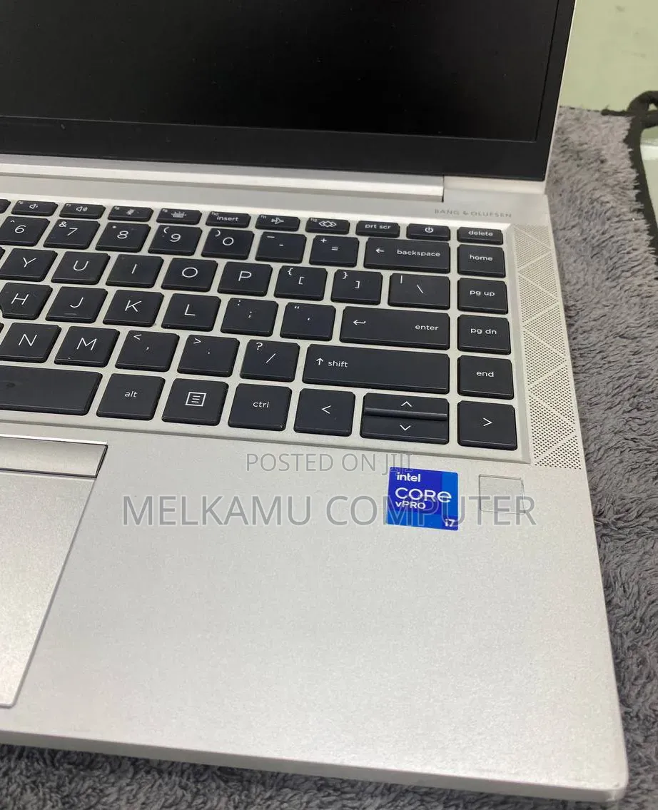 New Laptop HP EliteBook 840 G8 8GB Intel Core i7 SSD 512GB