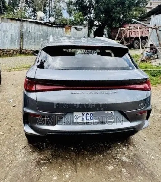 BYD E2 43 kWh 94 hp FWD 2024 Silver