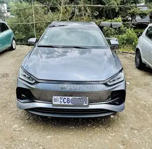 BYD E2 43 kWh 94 hp FWD 2024 Silver