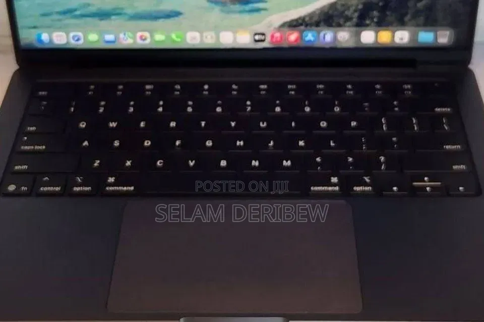 New Laptop Apple MacBook Pro 2025 M5 16GB Apple M5 Pro SSD 512GB