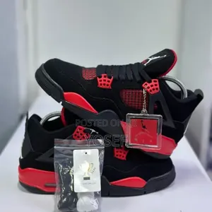 Air Jordan 4 Retro
