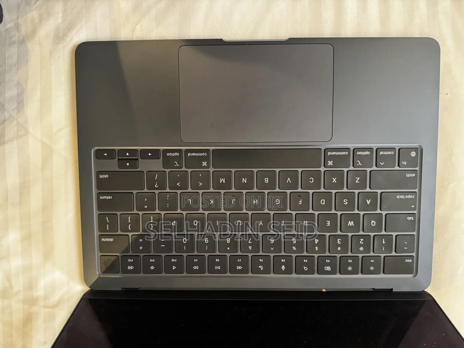 Laptop Apple MacBook Air 2022 M2 16GB Apple M2 SSD 256GB