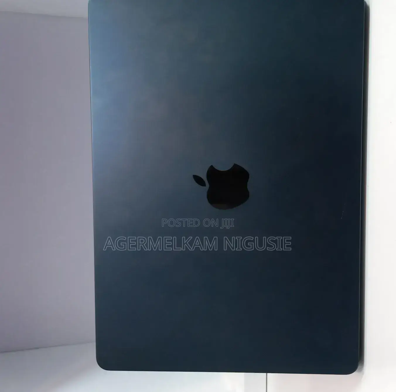 New Laptop Apple MacBook Air 2022 M2 8GB Intel Core i7 SSD 512GB