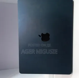 New Laptop Apple MacBook Air 2022 M2 8GB Intel Core i7 SSD 512GB